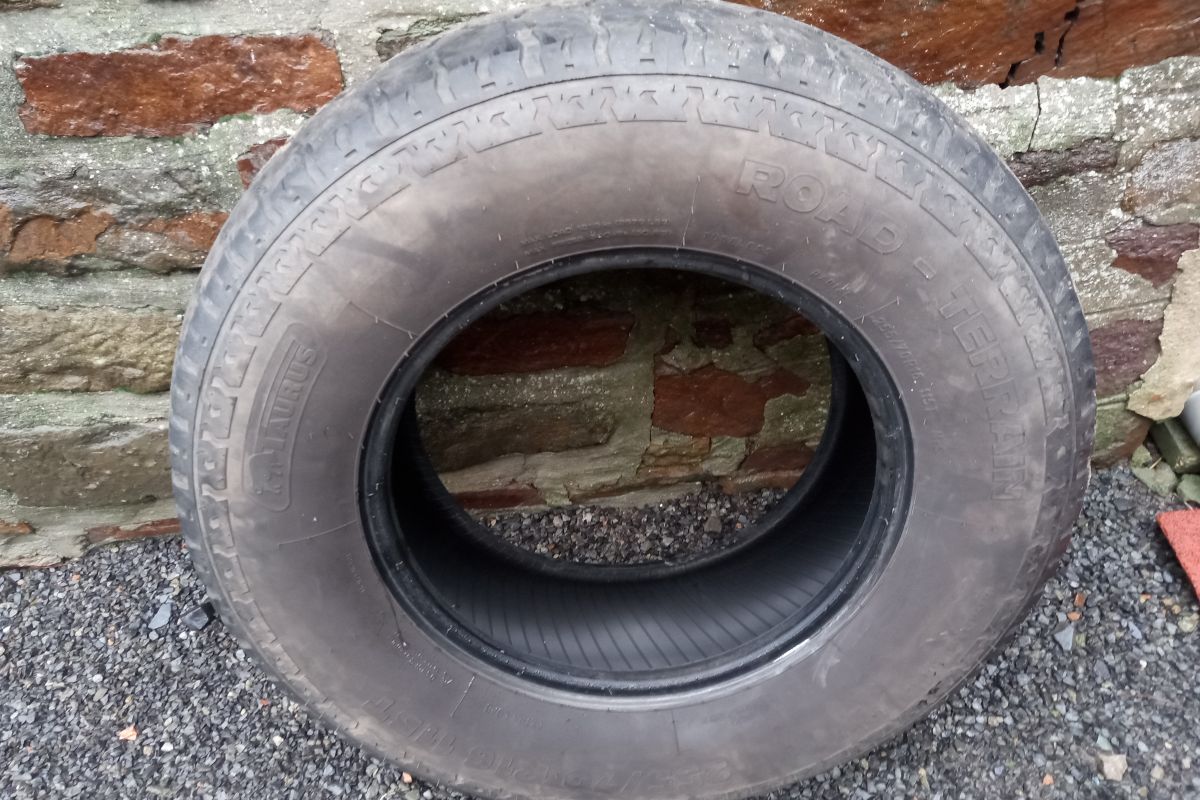 Photo 2 Pneus 4/4