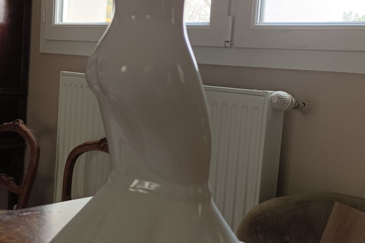 Photo 2 Vase blanc en forme de femme en robe