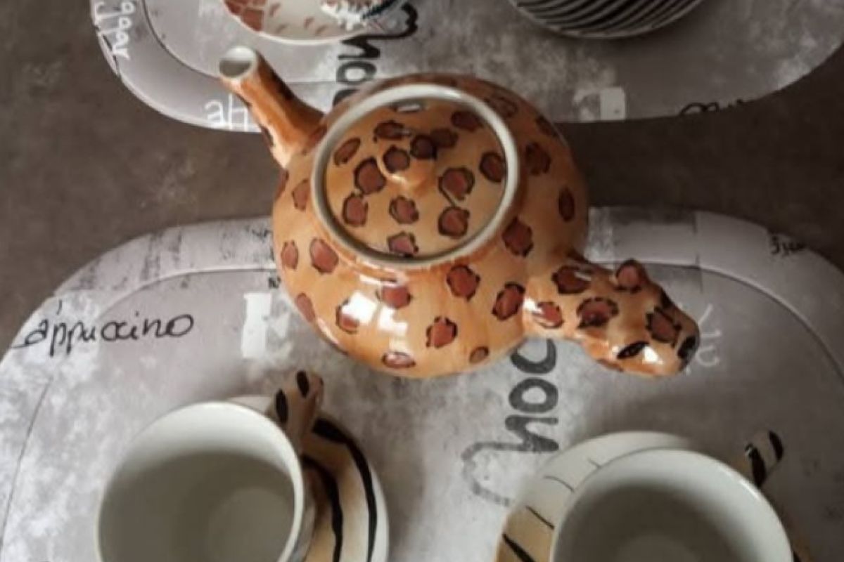 Photo 2 Théière avec 4 tasses 