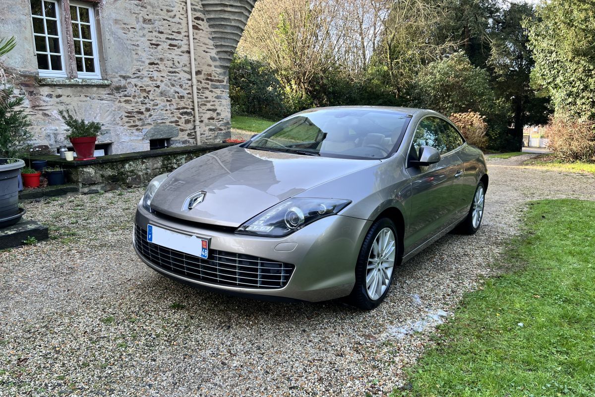 LAGUNA COUPE INITIALE V6 DCI 240ch 4CONTROL