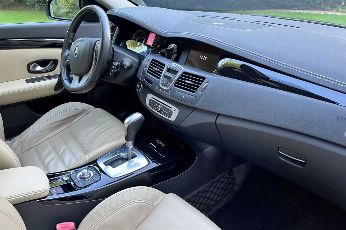 Photo 2 LAGUNA COUPE INITIALE V6 DCI 240ch 4CONTROL