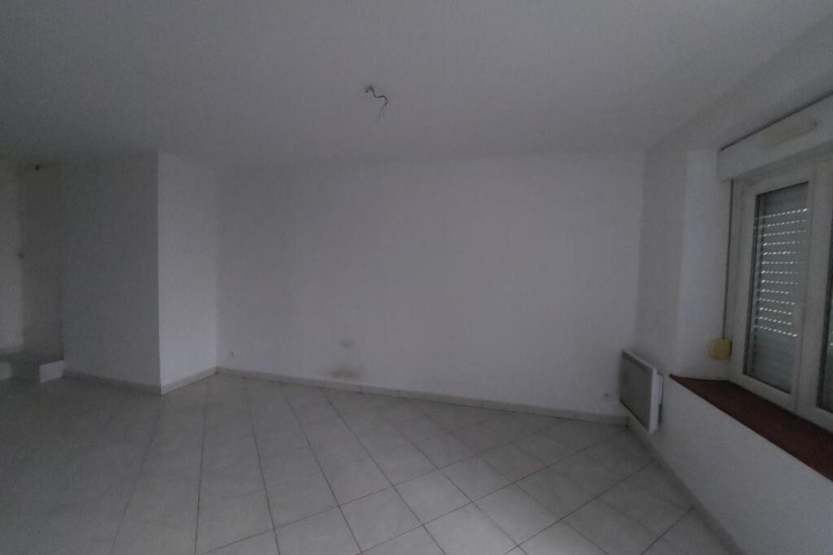 Photo 2 MAISON EN PIERRE