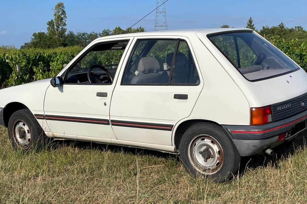 Photo 2 Peugeot 205