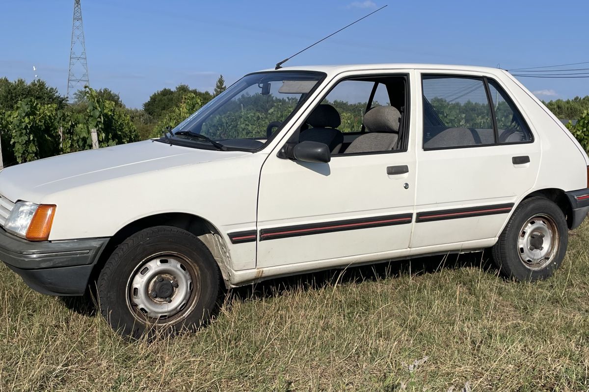 Peugeot 205
