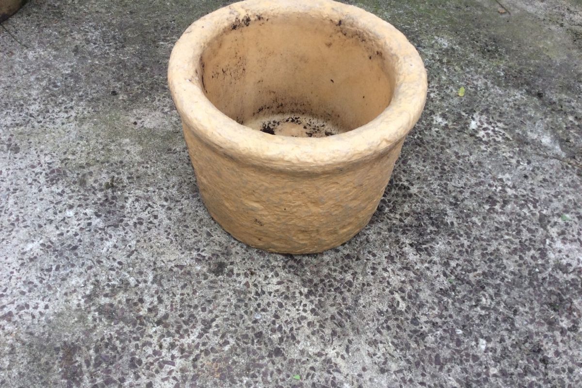 Photo 2 Pot de plantation en plastique robuste 