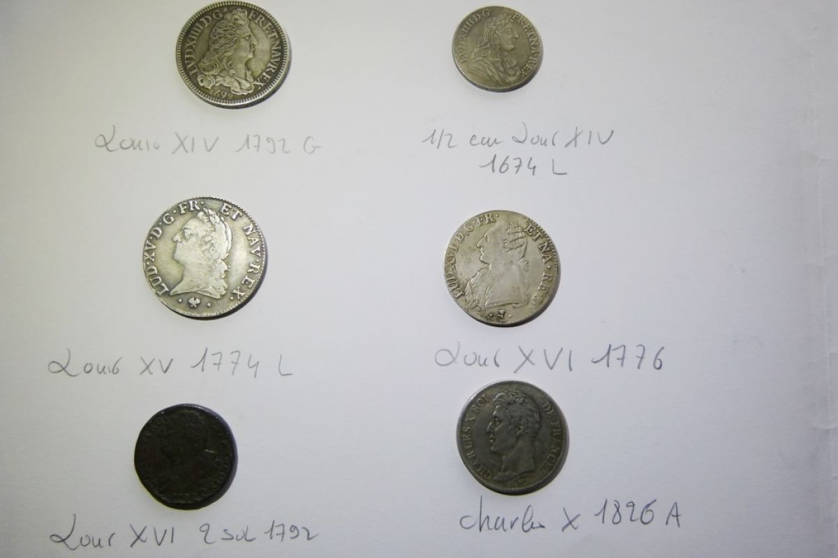 Photo 3 3 coffrets monnaies francaises dont écus royaux