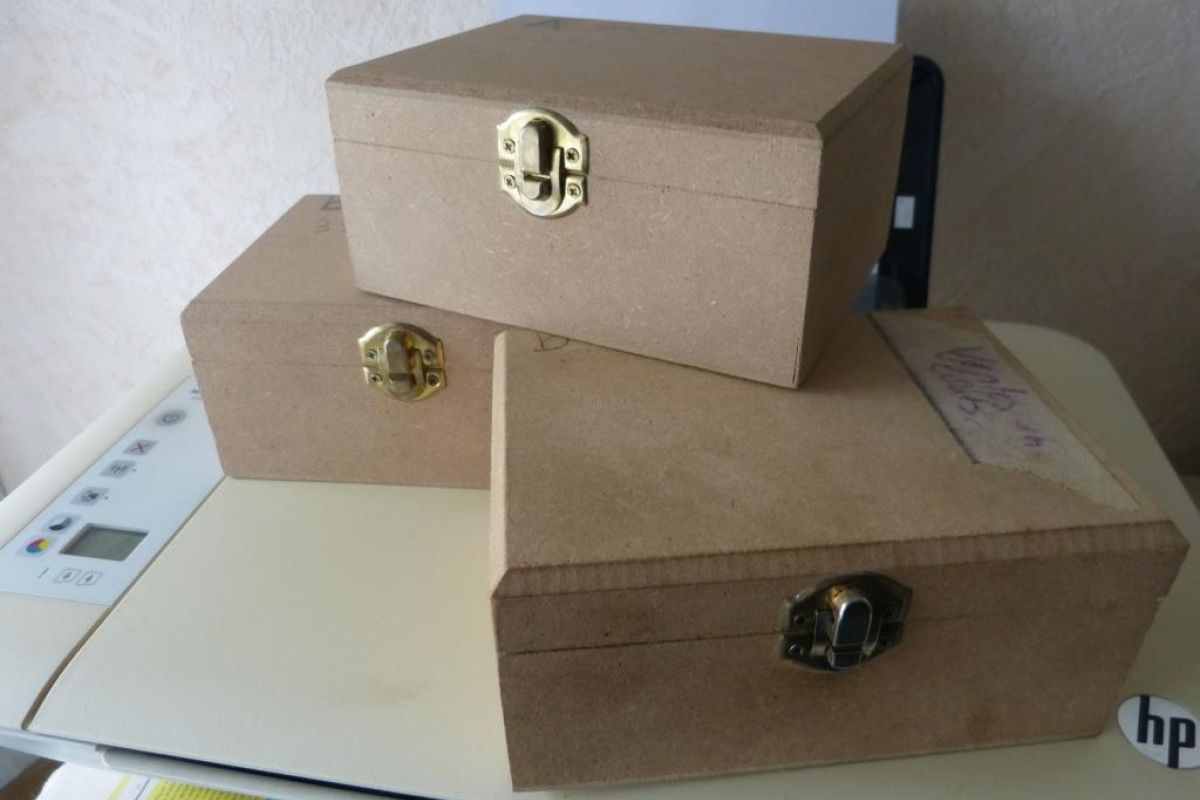 3 coffrets monnaies francaises dont écus royaux