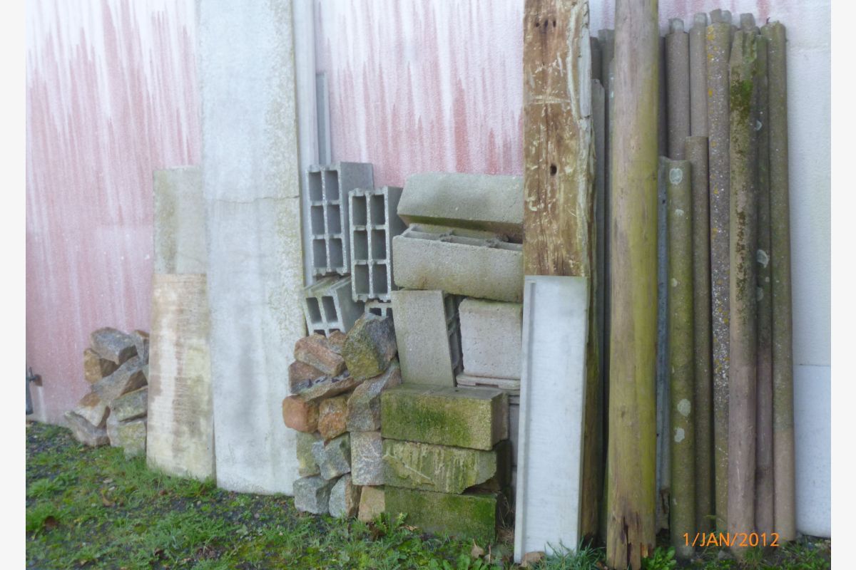 Lot de poteaux béton