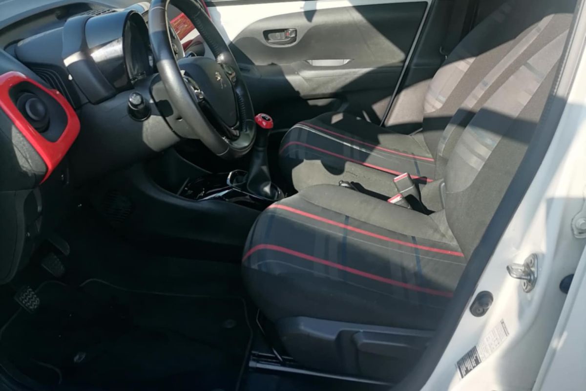 Photo 2 Peugeot 108 ENVY TOP