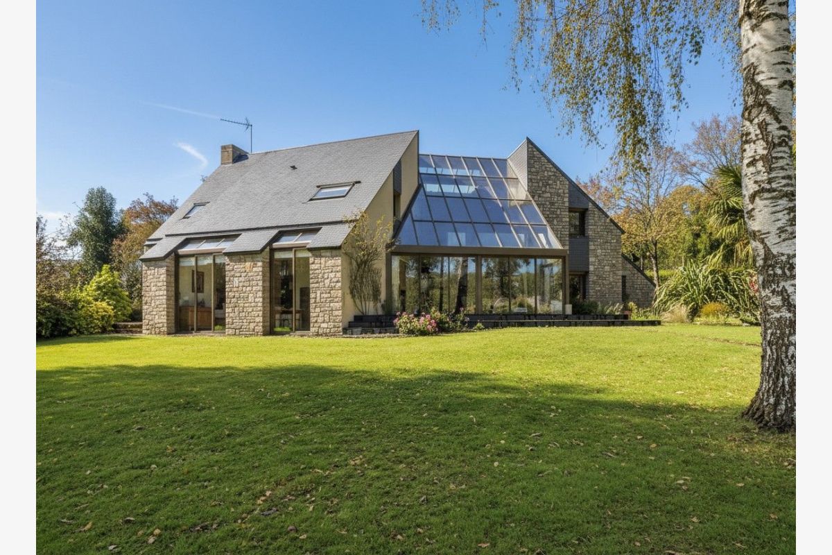 Agence Faudais, Coutances. Tél. 02.33.45.07.57