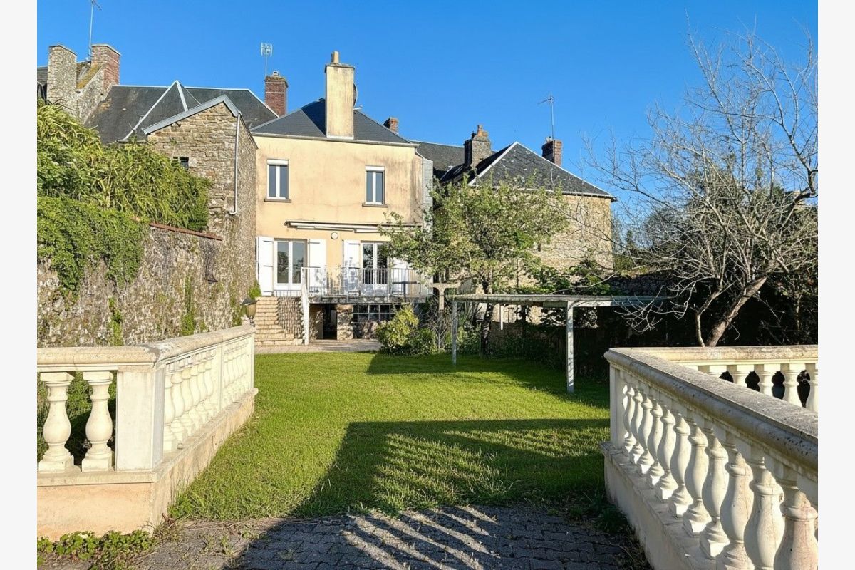 Agence Faudais, Coutances. Tél. 02.33.45.07.57