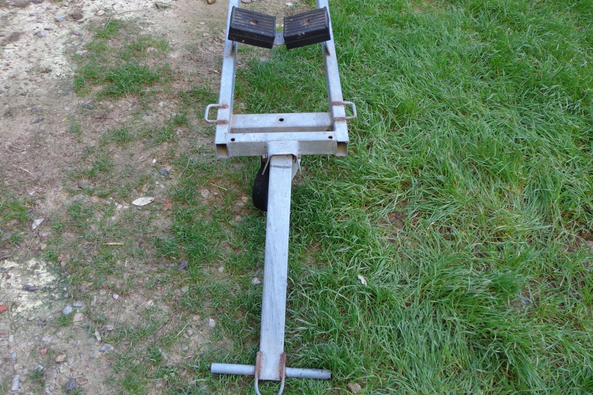 Photo 2 Remorque  manuelle  voilier petit bateau 