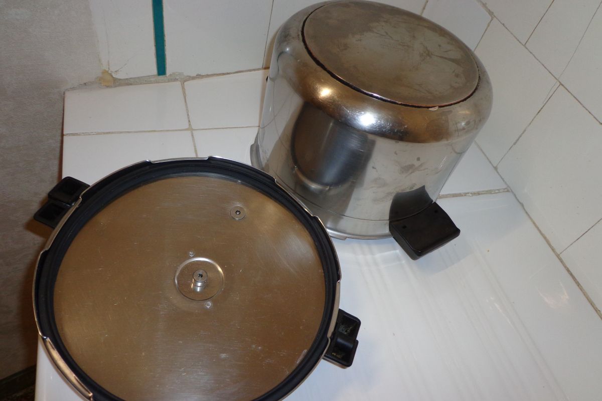 Photo 2 Cocotte huit litres inox