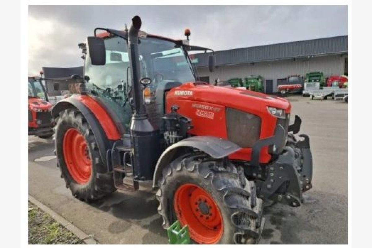 Tracteur Kubota M 135 GXs 4