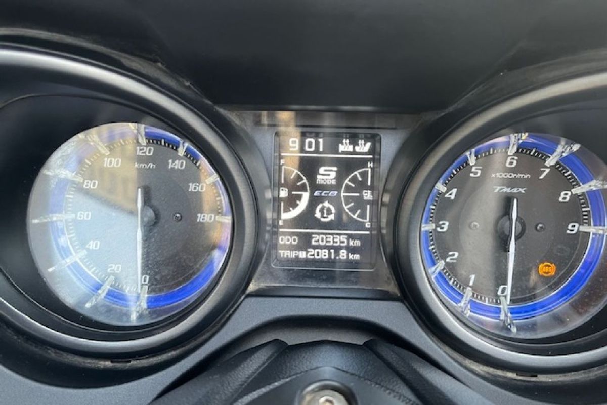 Photo 2 YAMAHA XP T-MAX 560 TECH MAX