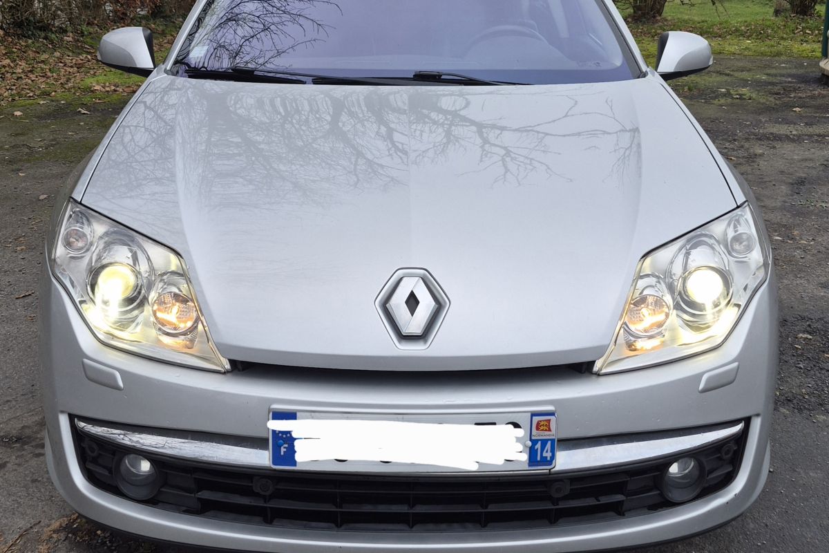 Photo 2 Laguna III 2 l Initiale Paris 