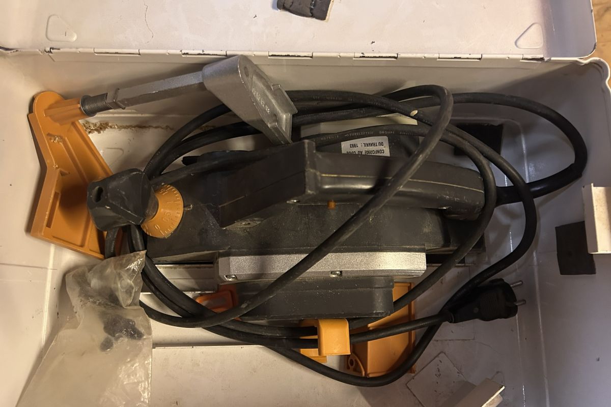 Photo 2 Rabot électrique