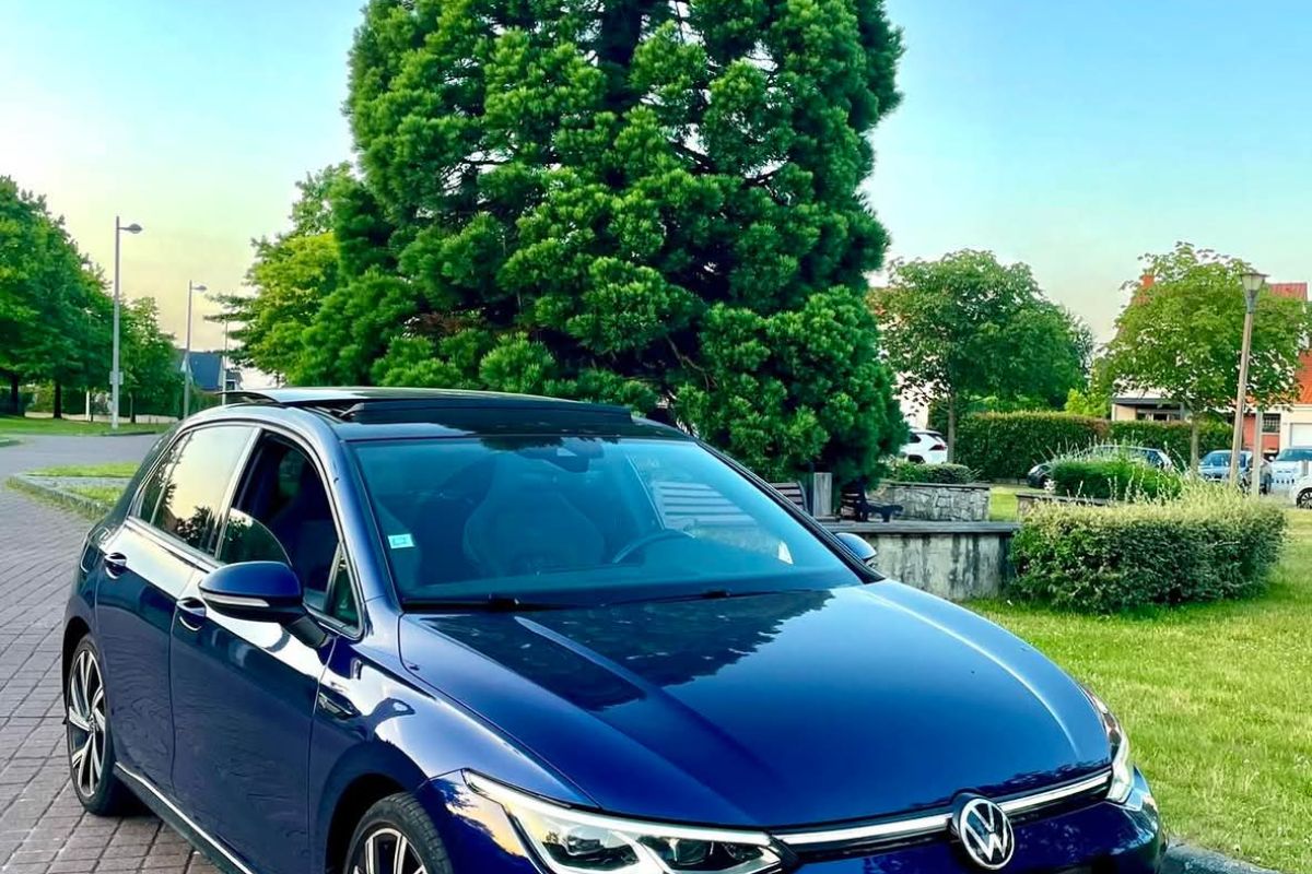 Volkswagen Golf 1ST, modèle VIII SW 2.0 TDI SCR 150 R-LINE DSG7