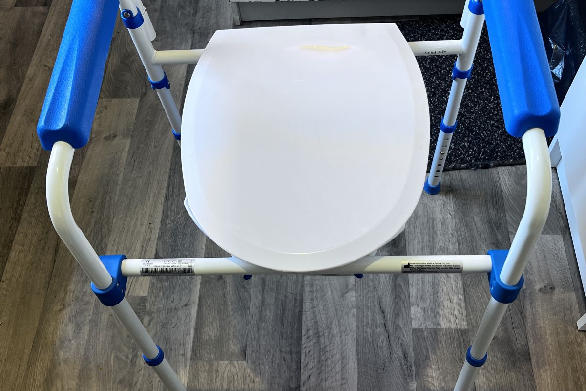 Chaise fauteuil toilette 