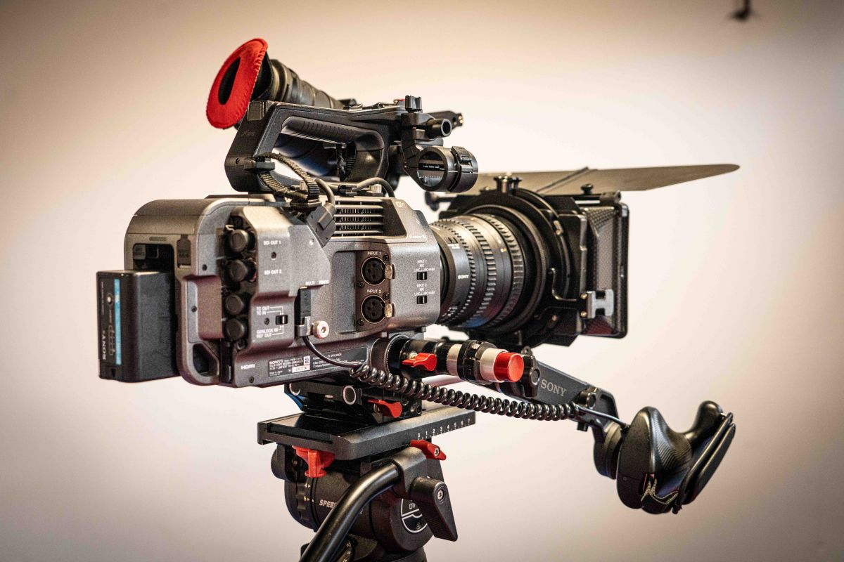 Photo 3 Sony PXW-FX9 / pack cinéma Sachtler