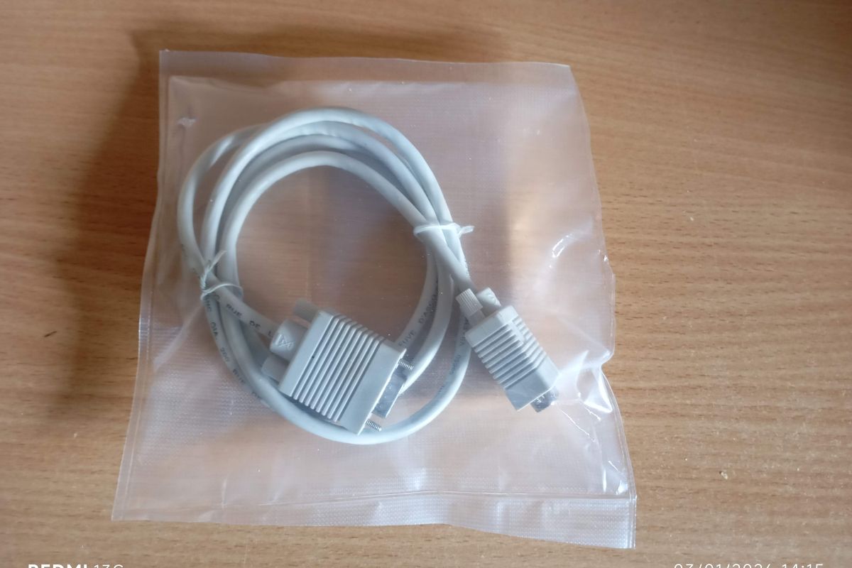 Photo 2 Câble vga standard mâle mâle gris clair  1,60 m 