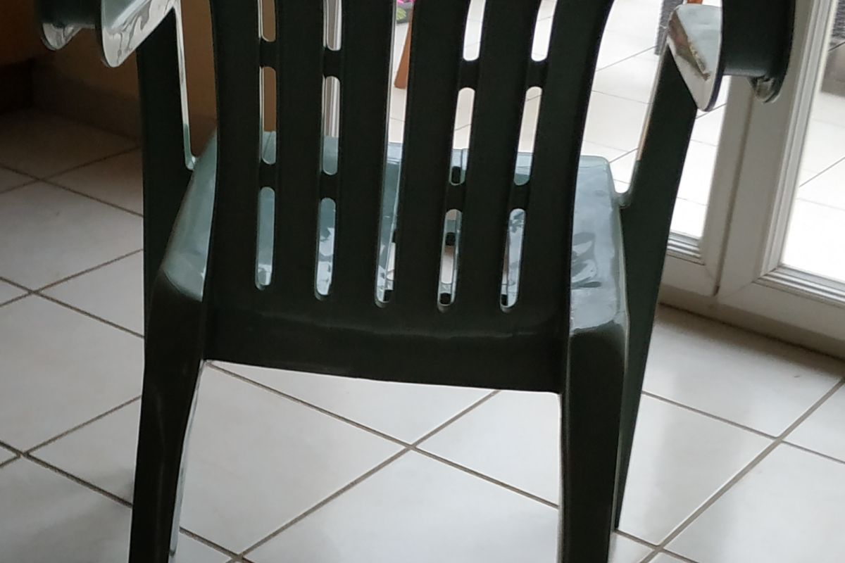 4 chaises de jardin