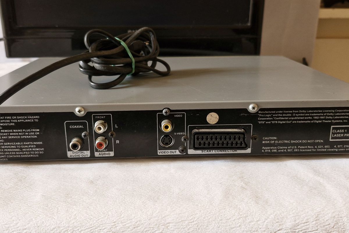 Photo 2 Lecteur DVD/CD audio Techwood modèle TK 2711S sans télécommande