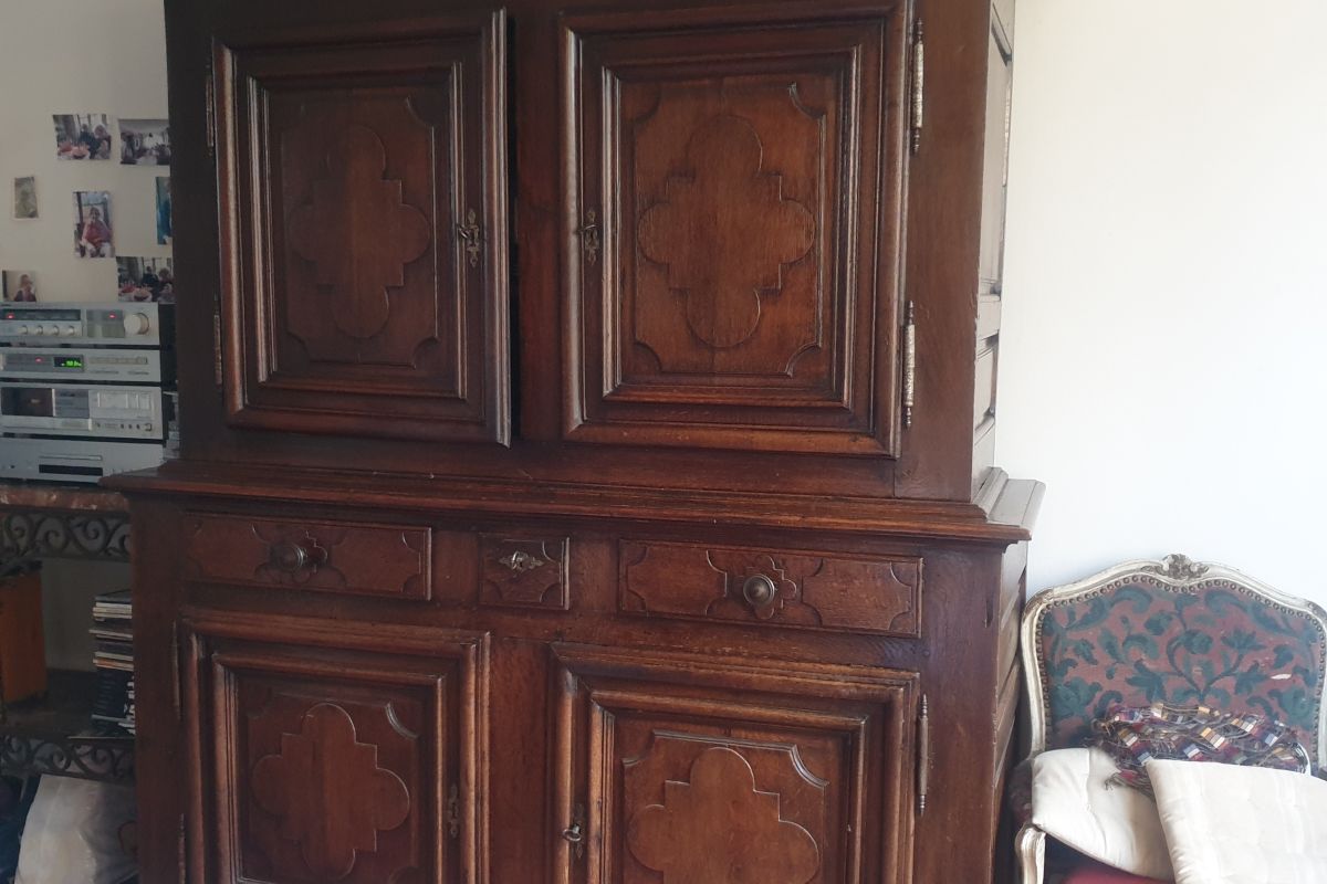 Très beau buffet normand en chêne.