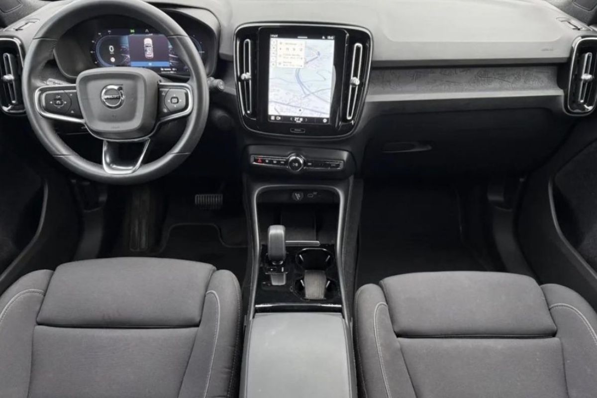 Photo 3 Volvo XC40 231ch recharge