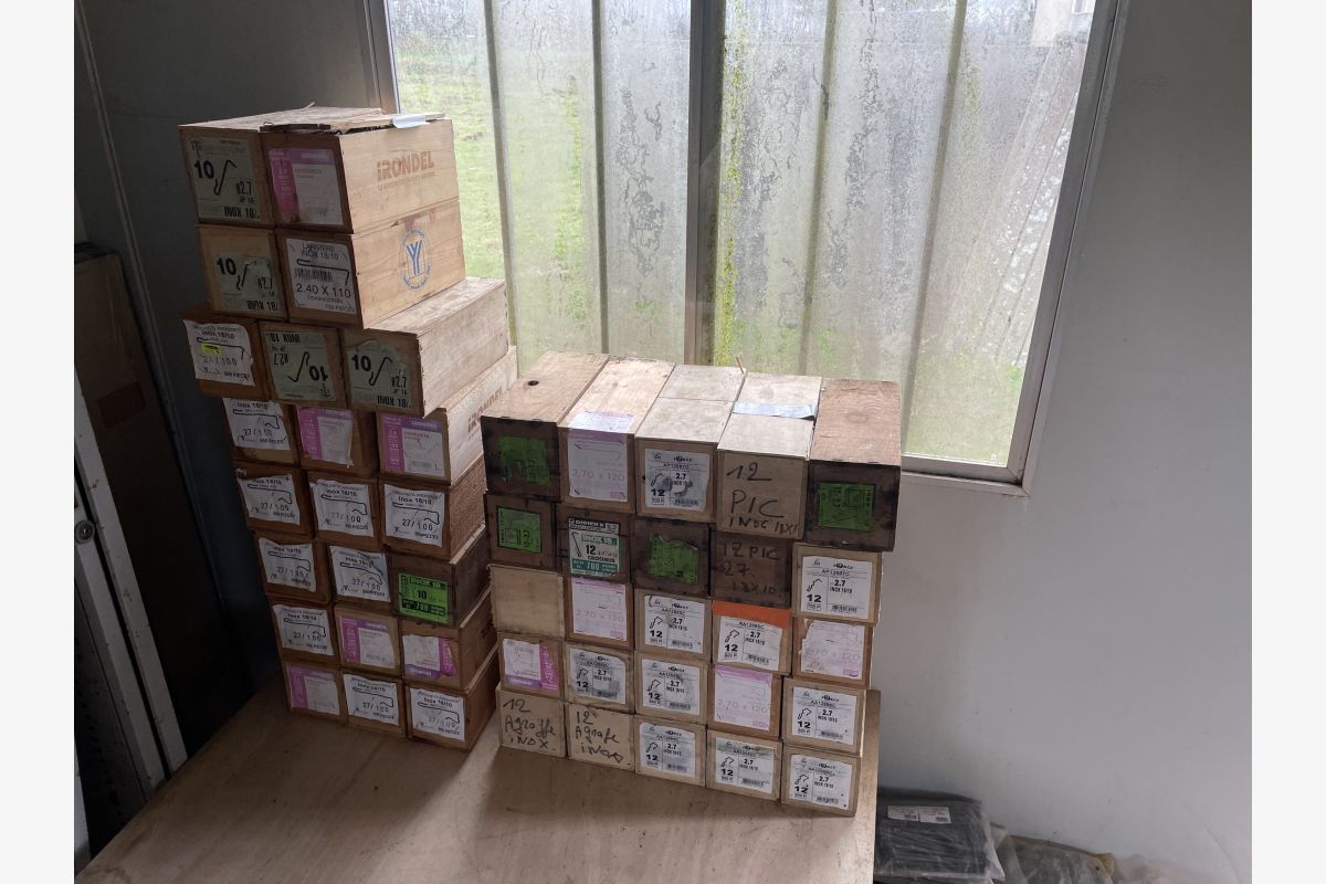 1 lot de 25 boîtes crochets inox 12