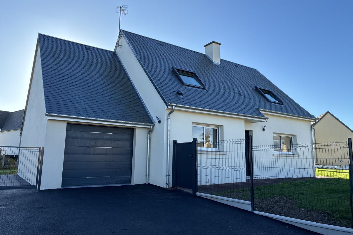 Photo 2 Maison totalement restaurée près de Granville 