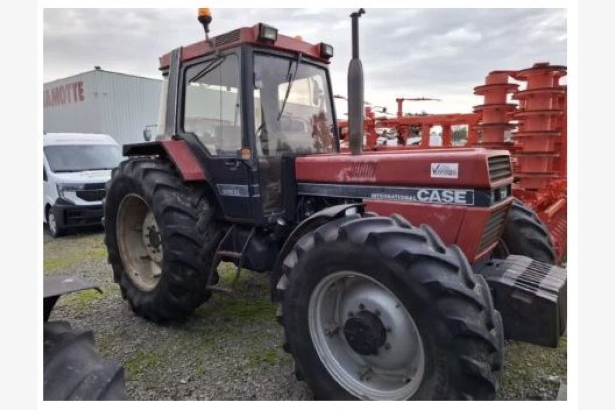 Tracteur Case International IH 1056 XL