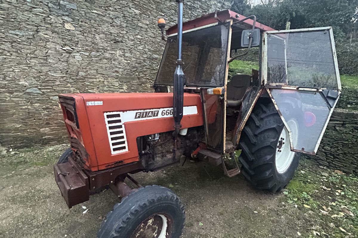 Tracteur Fiat 666