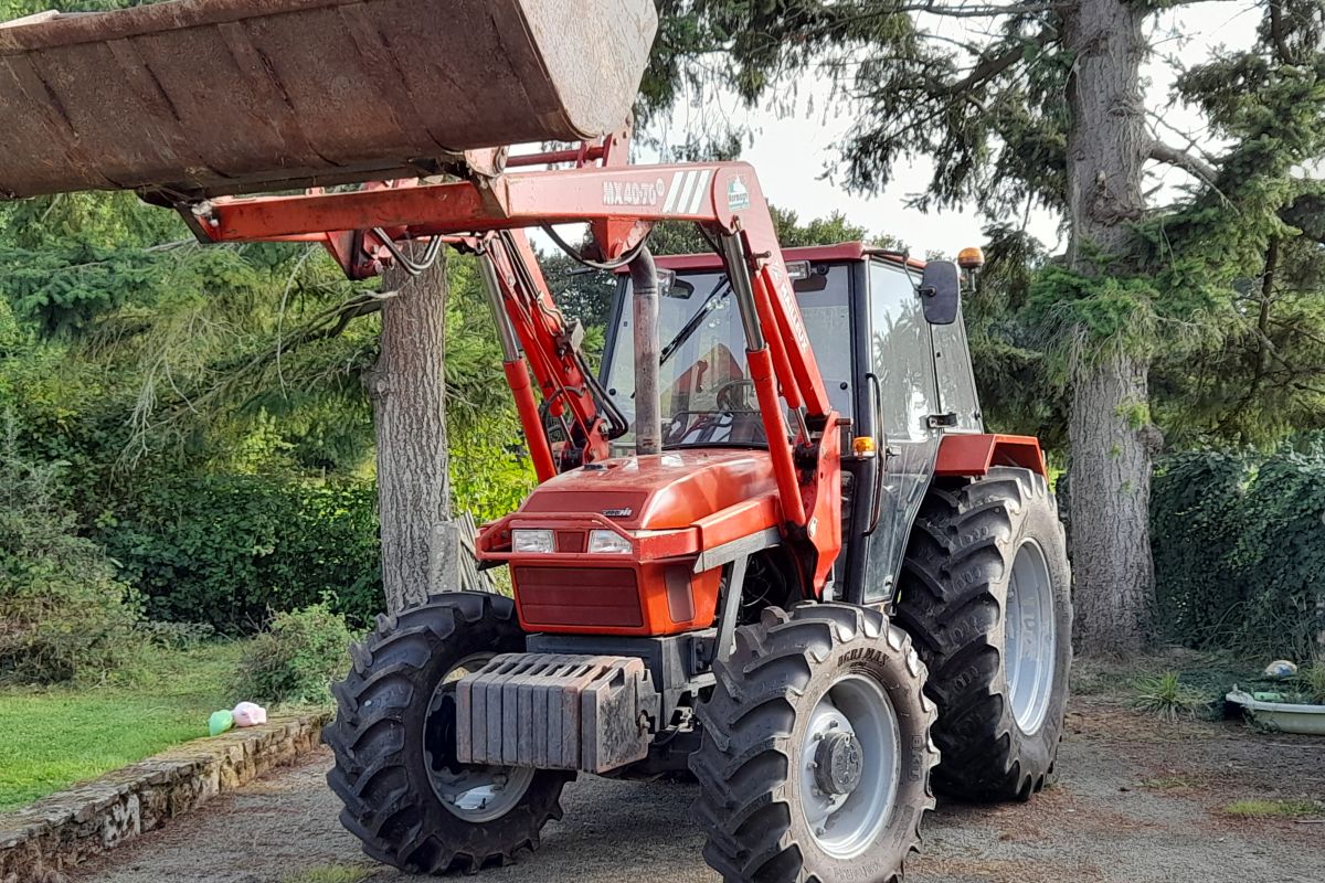 Tracteur Case 4210 avec chargeur MX