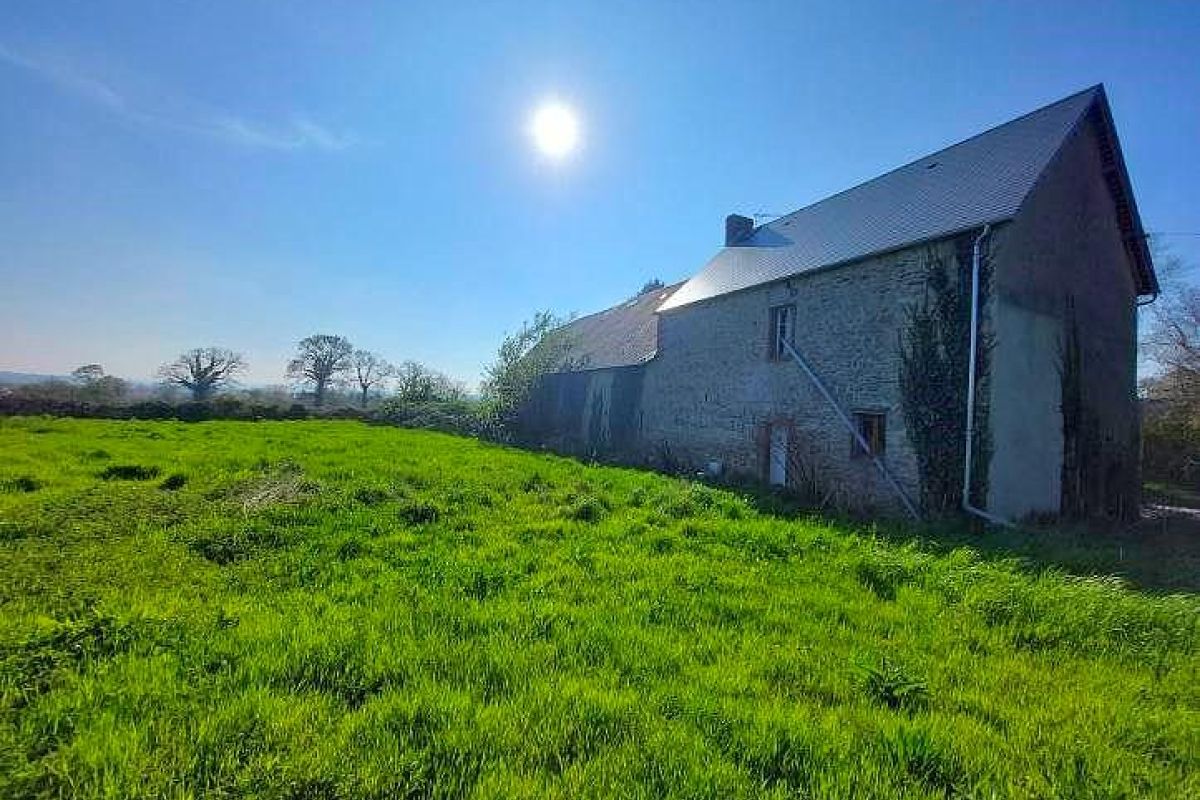 Photo 2 Une maison à rénover sur la commune de Cérences