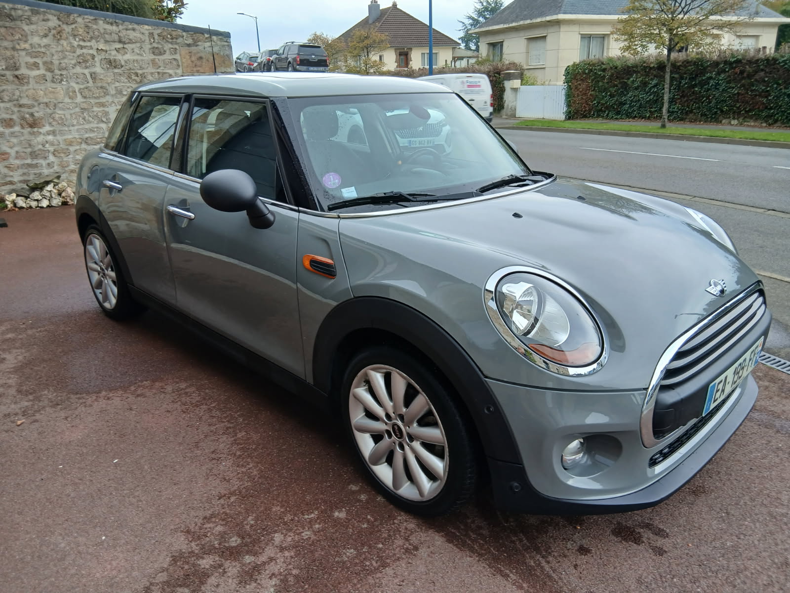 Photo 2 Mini One essence