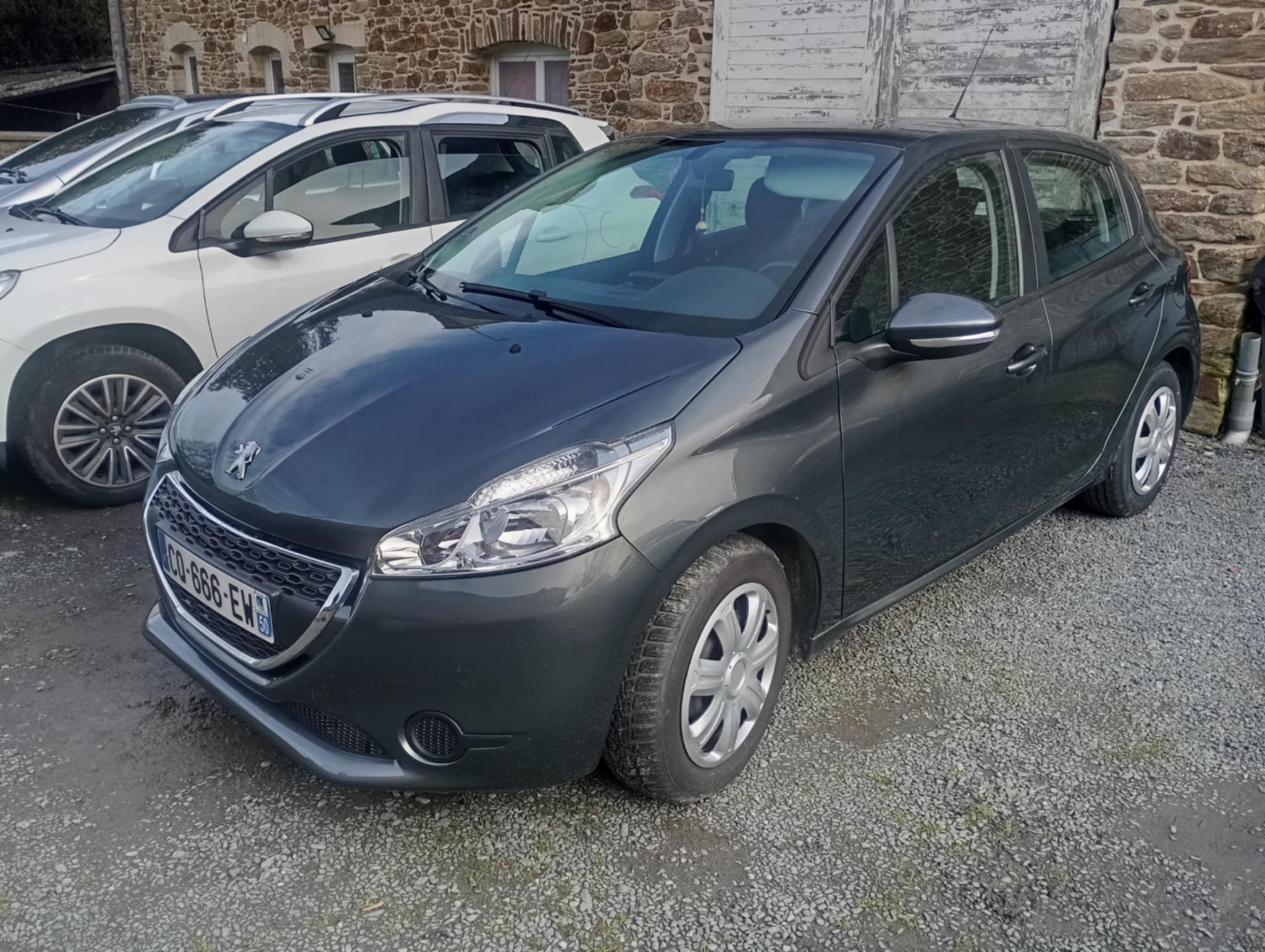 peugeot 208 1.0i essence 68cv 