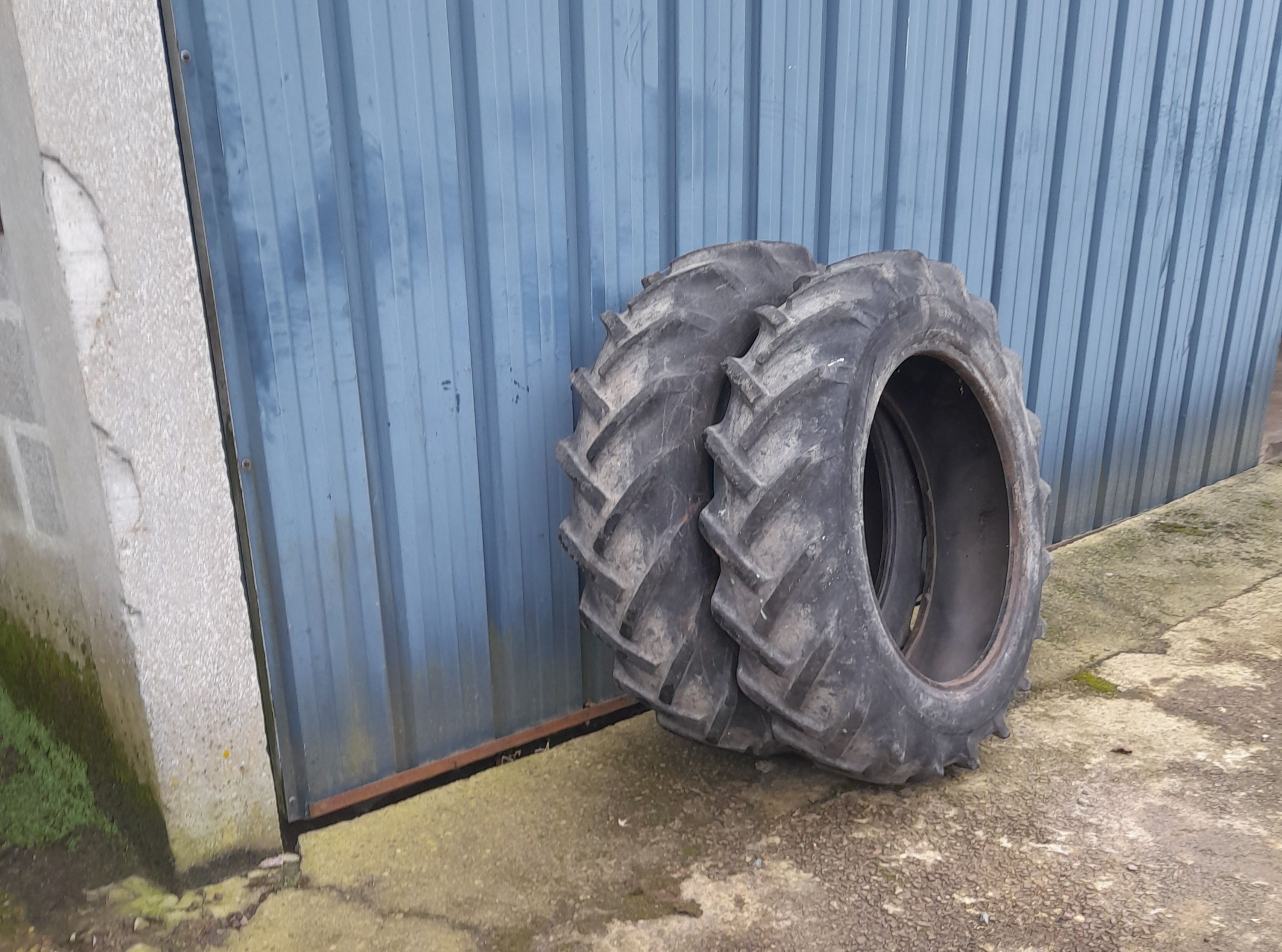 Photo 2 Faneuse et pneus