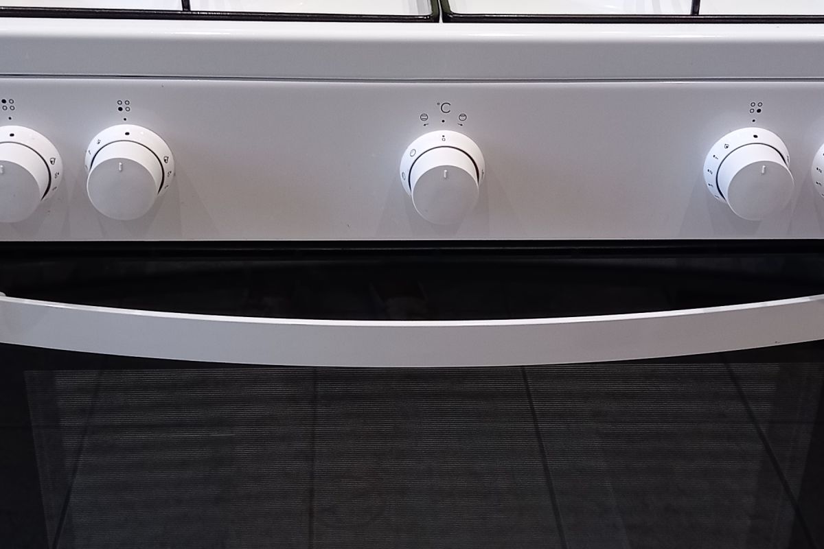 gazinière état neuve sous garantie 6 mois