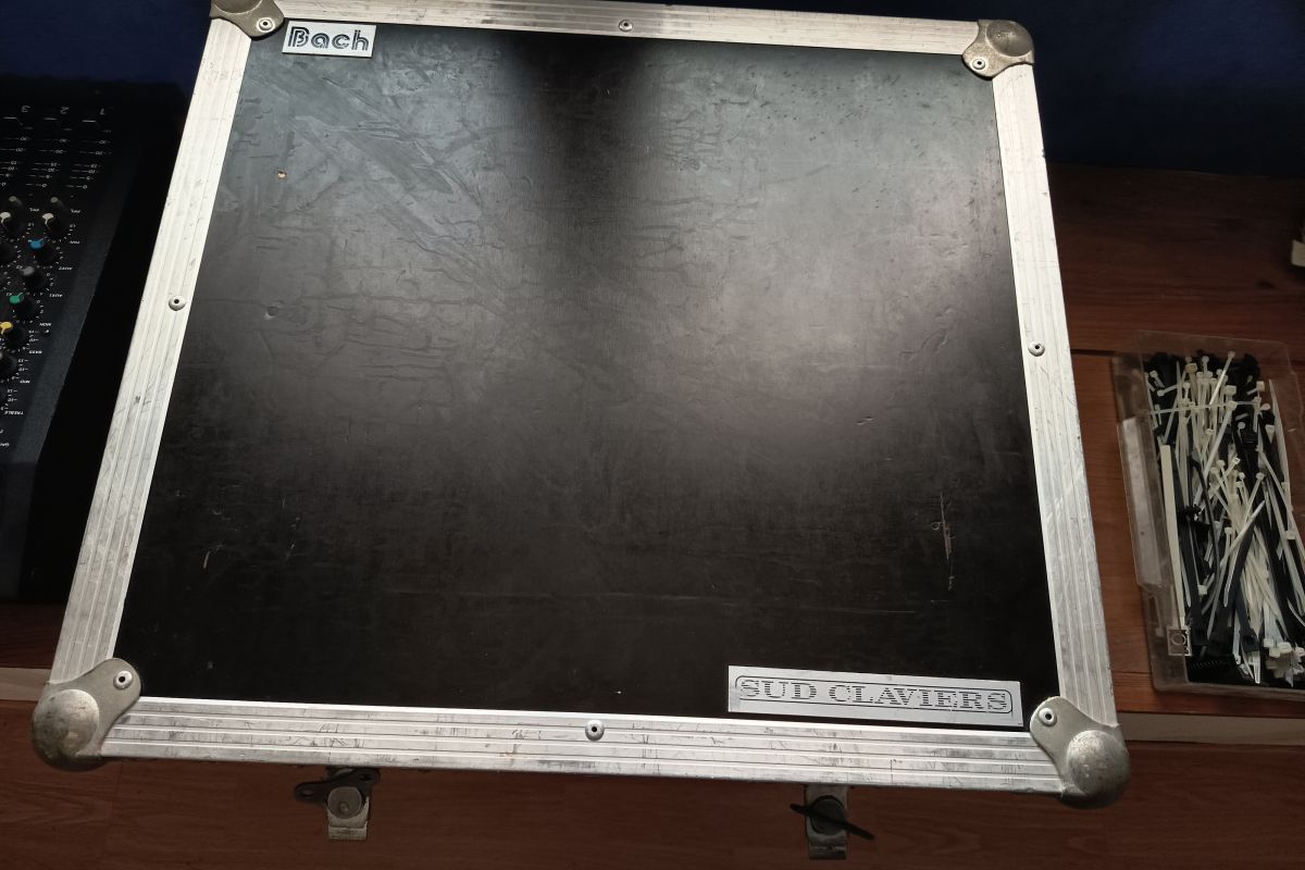 Photo 3 Table de mixage Yamaha 03 D 16 voix