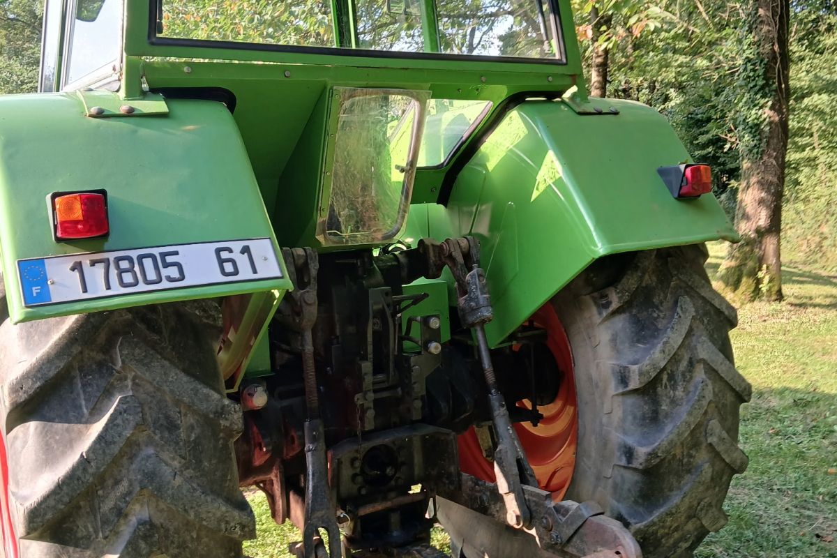 Photo 2 Tracteur deutz 8006