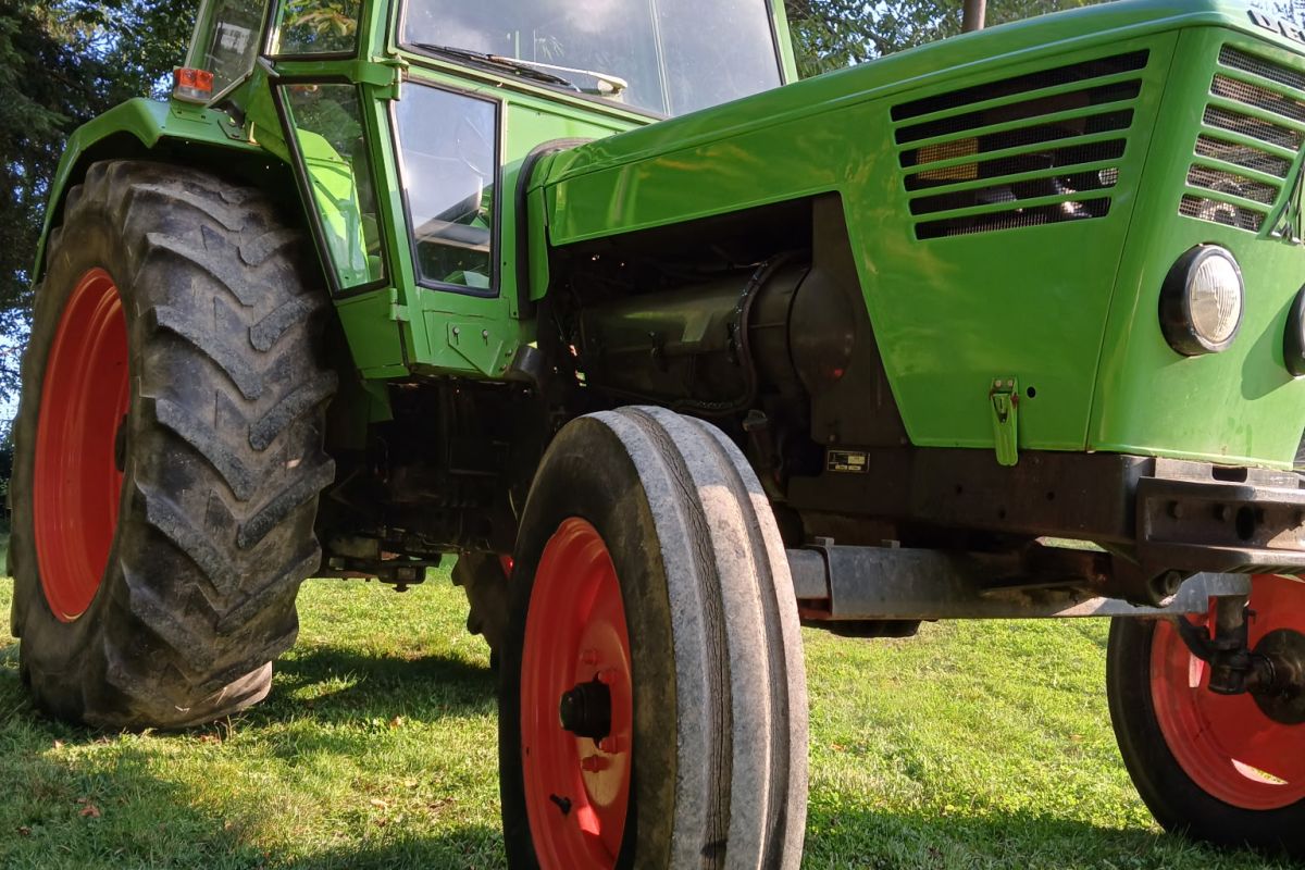 Tracteur deutz 8006