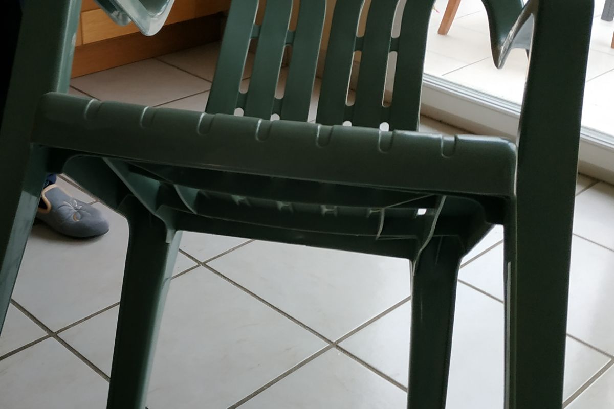 4 chaises de jardin 
