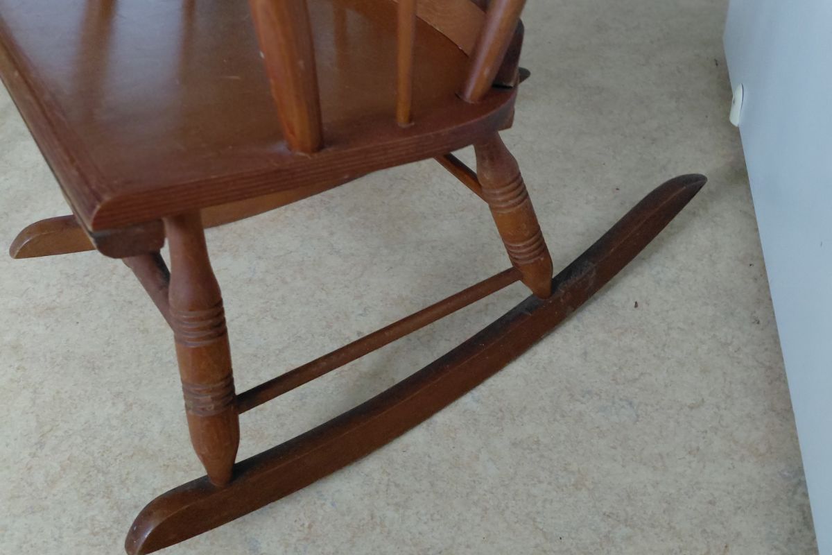 Photo 3 Rocking chair