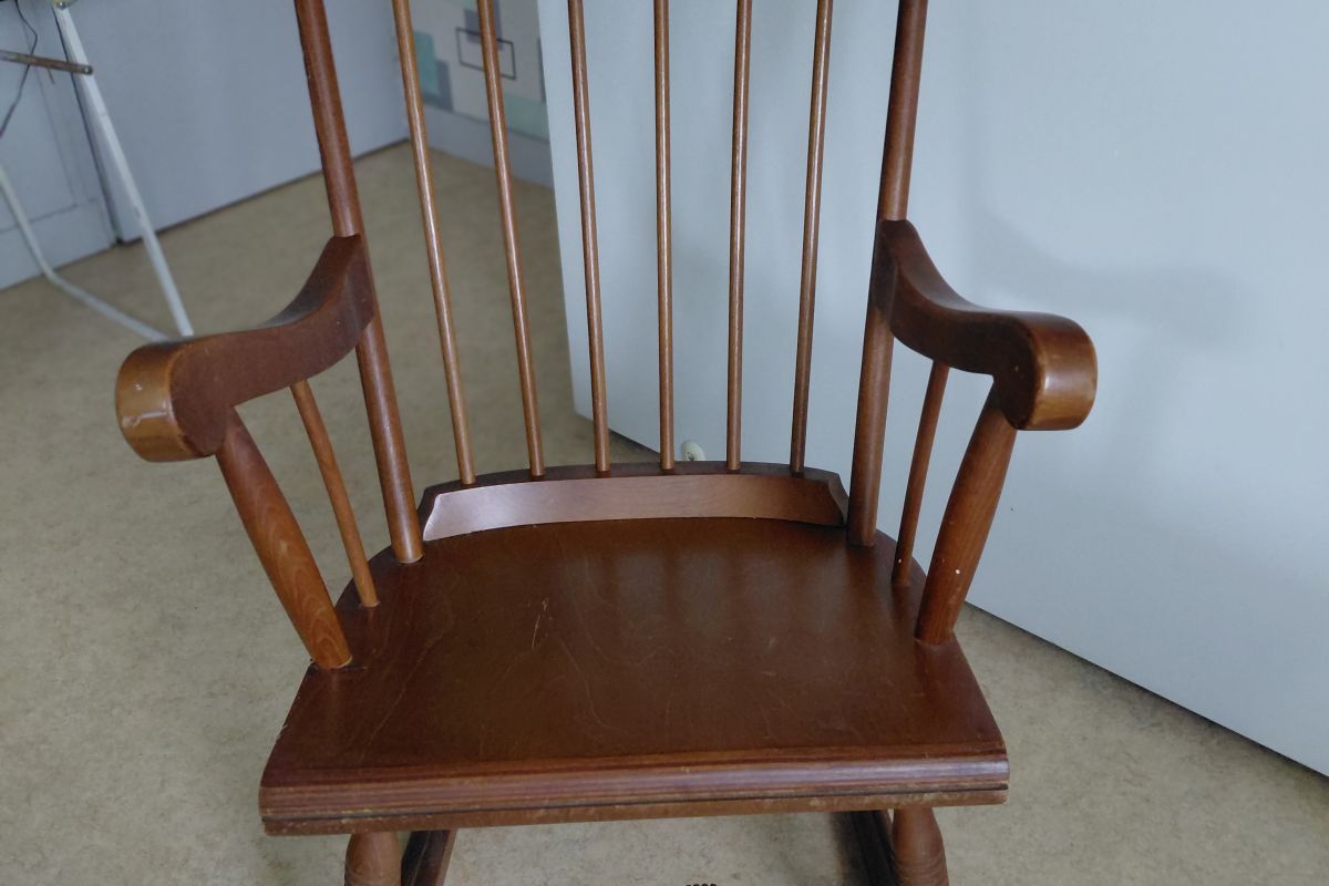 Photo 2 Rocking chair