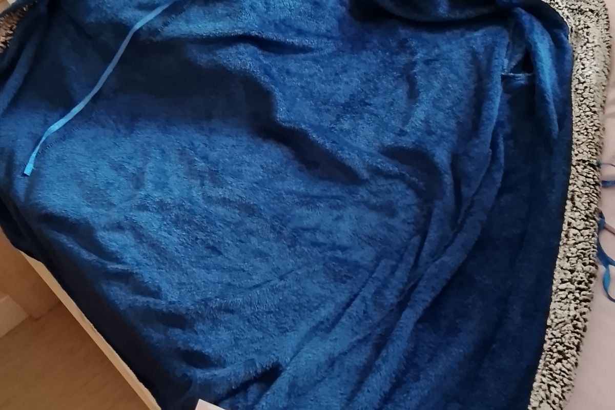 Peignoir homme taille L Bleu avec capuche fourrure 