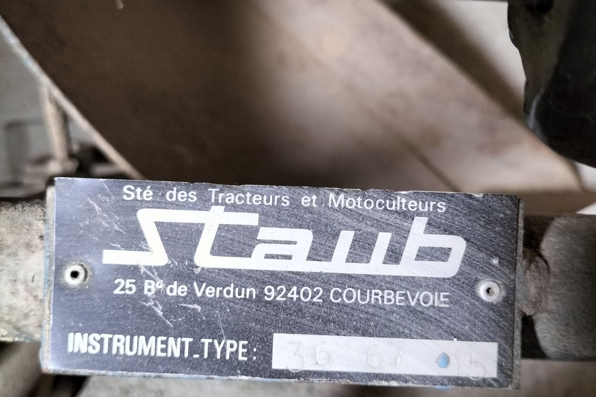 Photo 2 Charrue STAUB