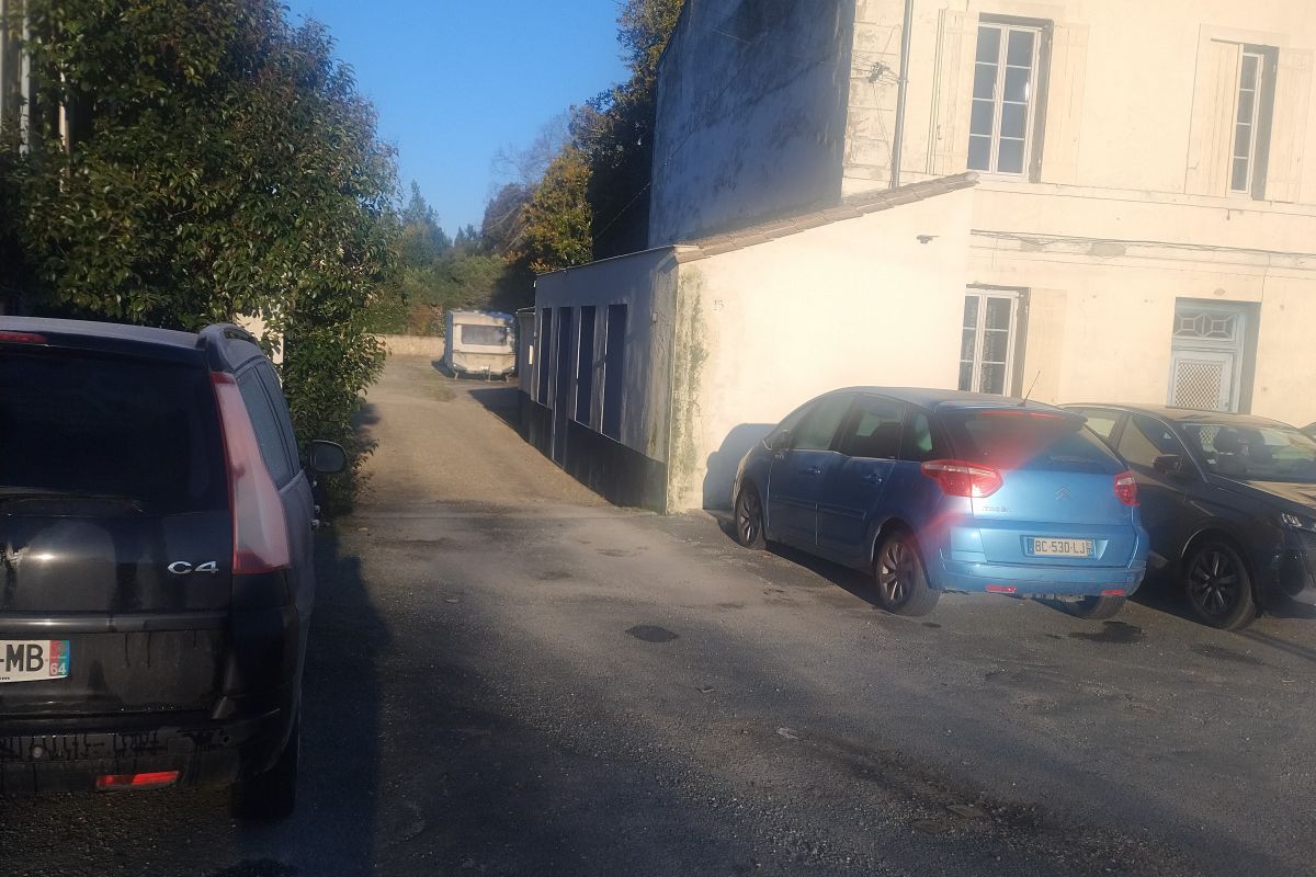 GARAGE / GARDE MEUBLE