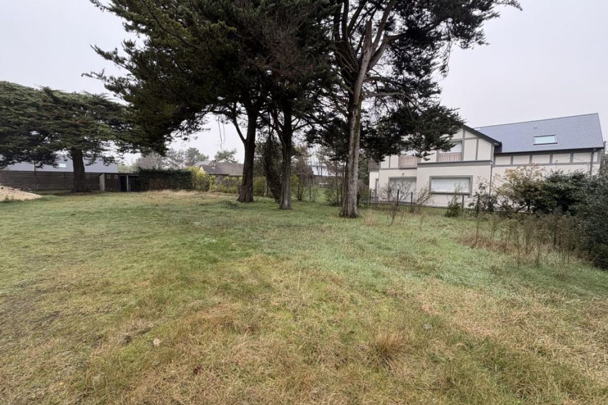 Photo 2 Un terrain constructible à Jullouville