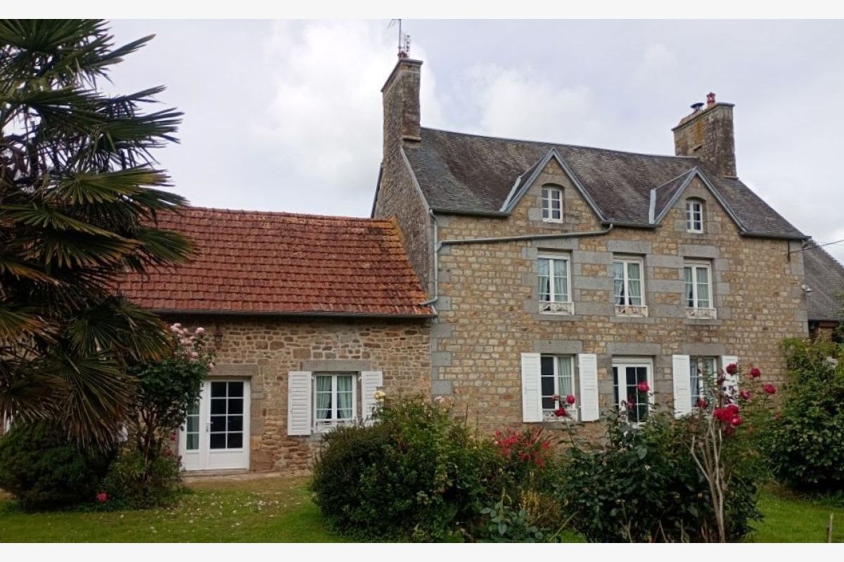 La Rochelle Normanche, à v. belle maison...